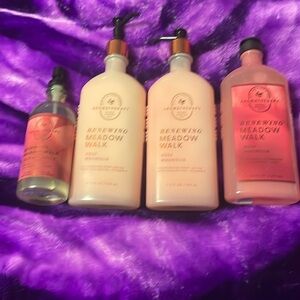 Renewing Meadow Walk by Bath and Body Works set brand new